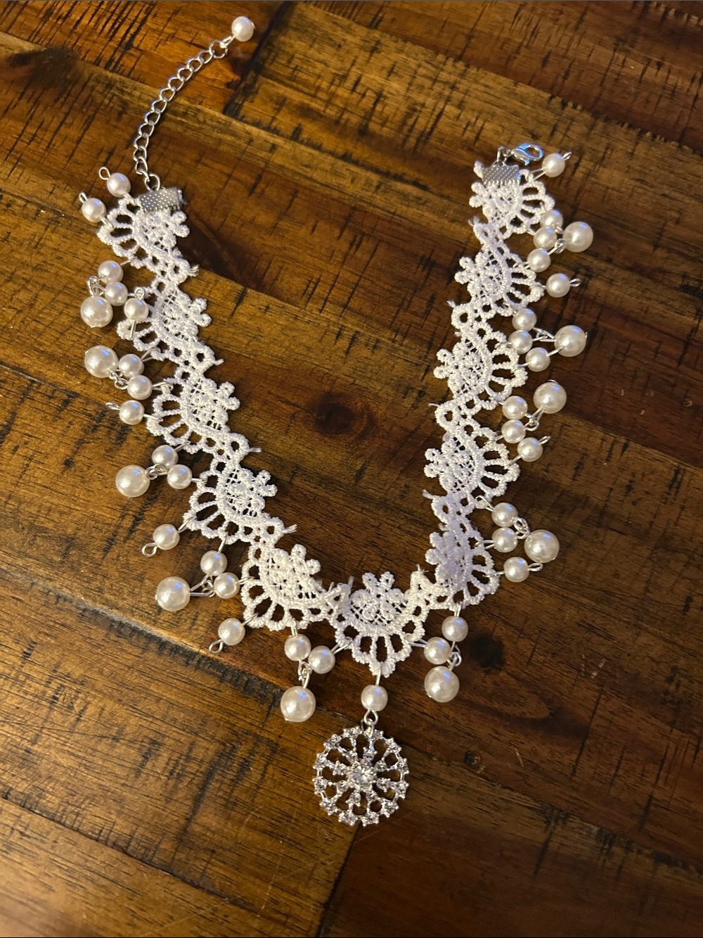 Elegant White Lace Pearl Choker Necklace